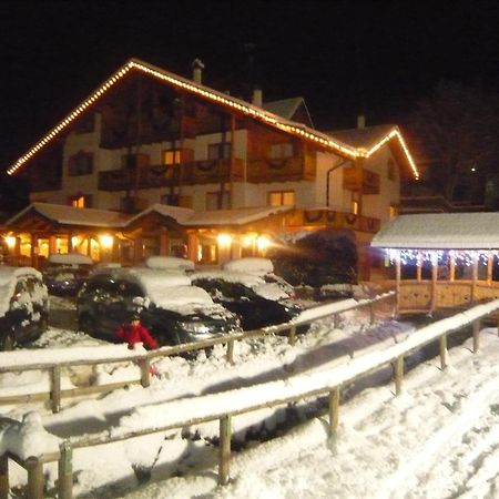 Active Hotel Gran Zebru' Cogolo Exteriör bild