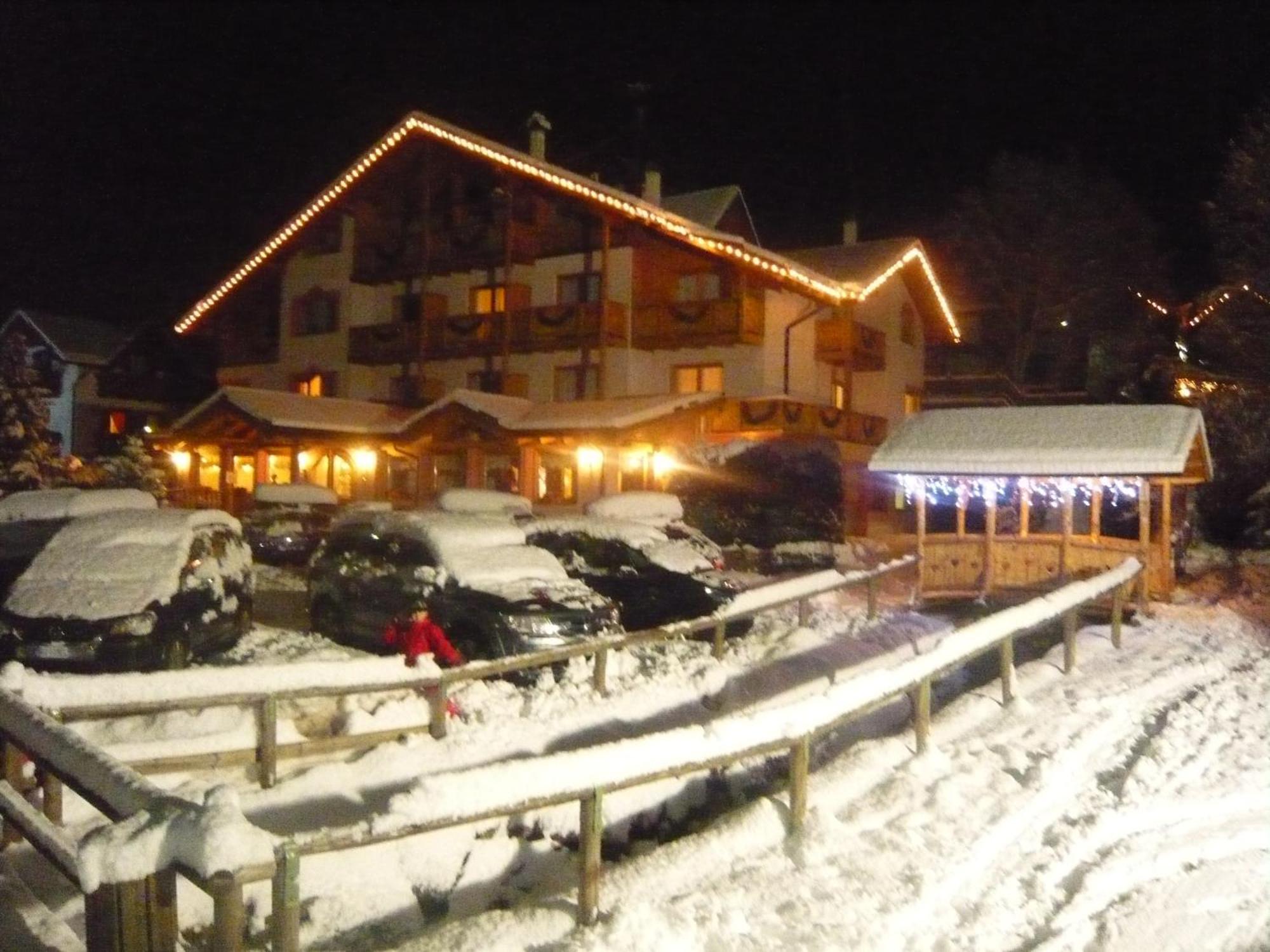 Active Hotel Gran Zebru' Cogolo Exteriör bild