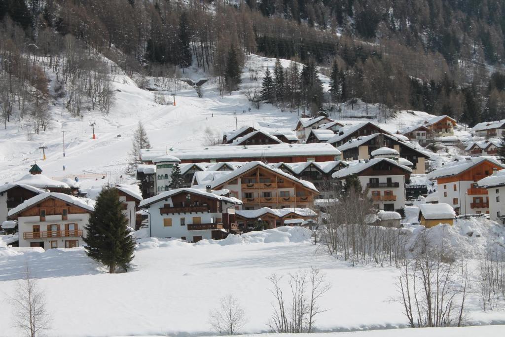 Active Hotel Gran Zebru' Cogolo Exteriör bild